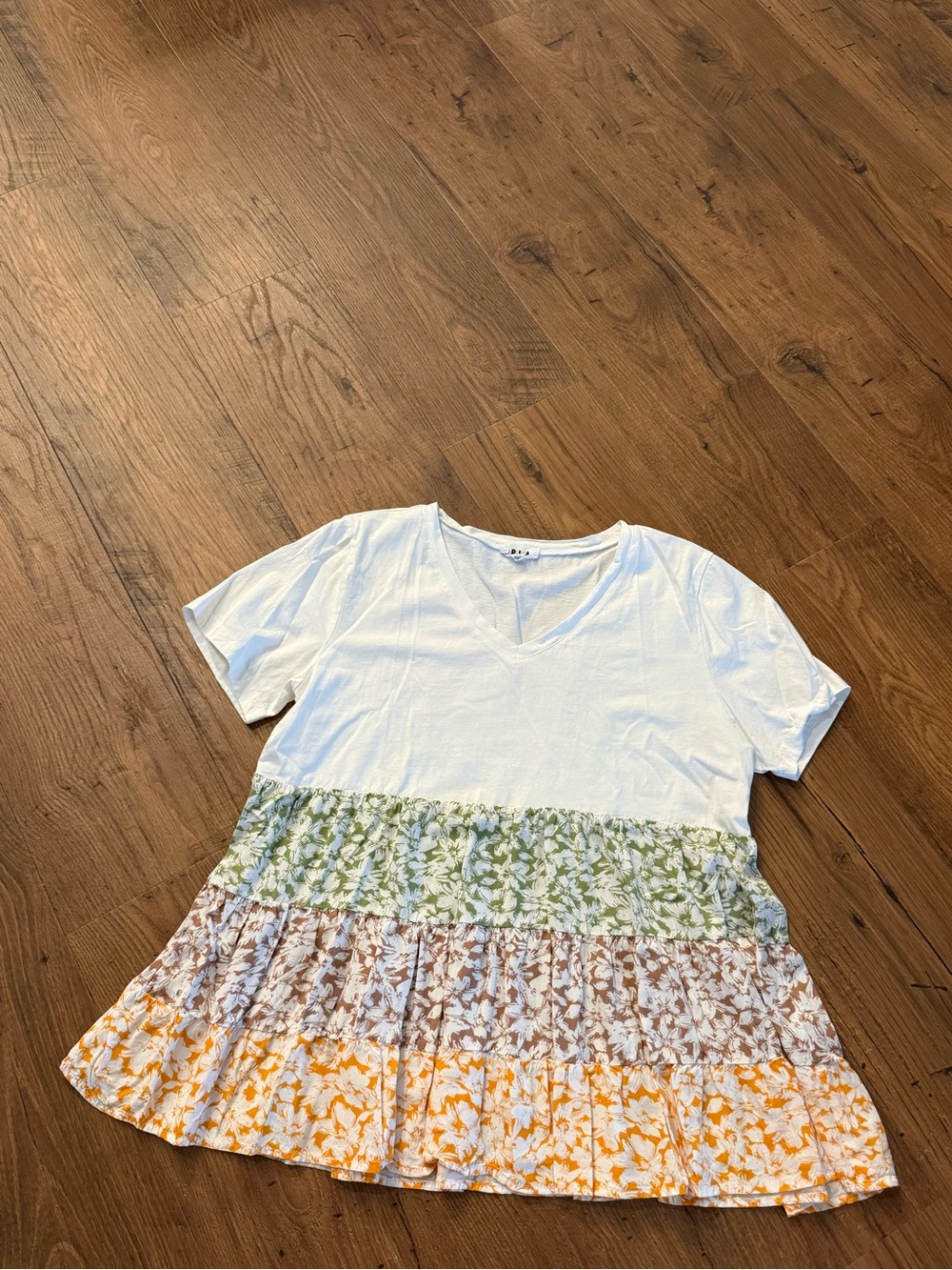 Women’s White V-Neck Floral Tiered Blouse